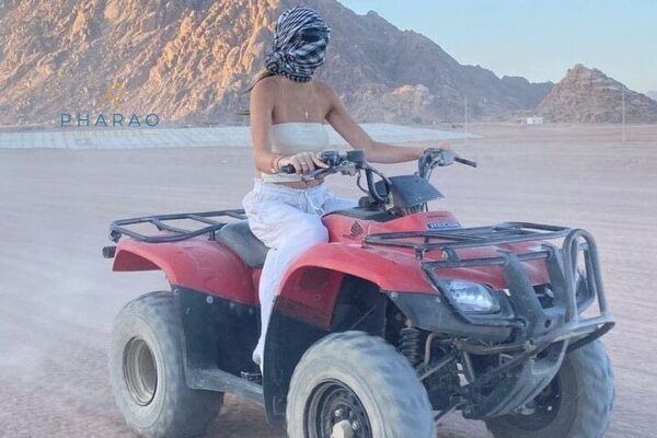 Wüsten Safari ab Hurghada – Quad, Kamelritt, BBQ & Beduinendorf