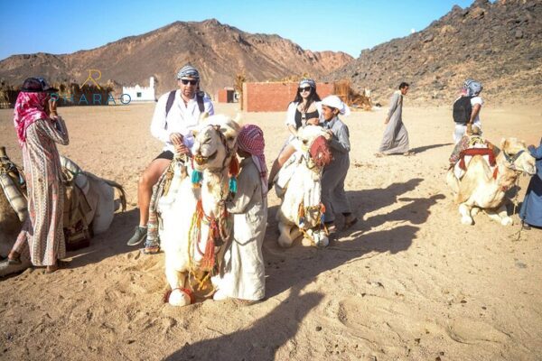Wüsten Safari ab Hurghada – Quad, Kamelritt, BBQ & Beduinendorf
