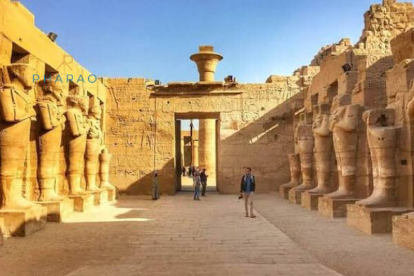 Luxor Tagesausflug ab Safaga – Privatführung zu Karnak, Tal der Könige & Hatschepsut